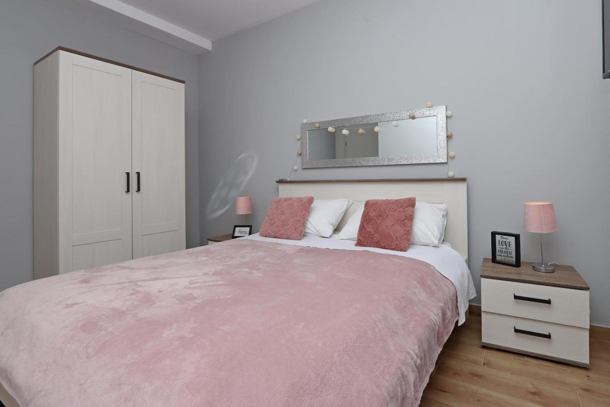 Seaside Apartments With A Swimming Pool Pag - 6412 Pag Town Quarto foto