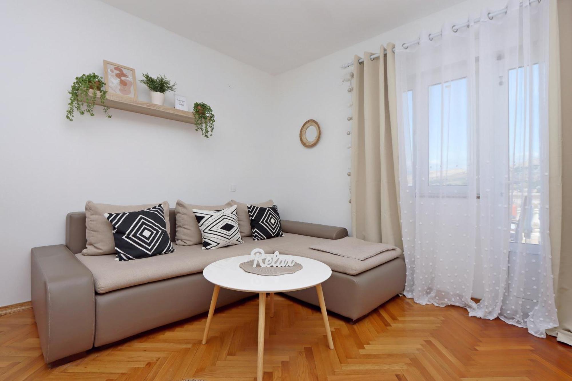 Seaside Apartments With A Swimming Pool Pag - 6412 Pag Town Quarto foto