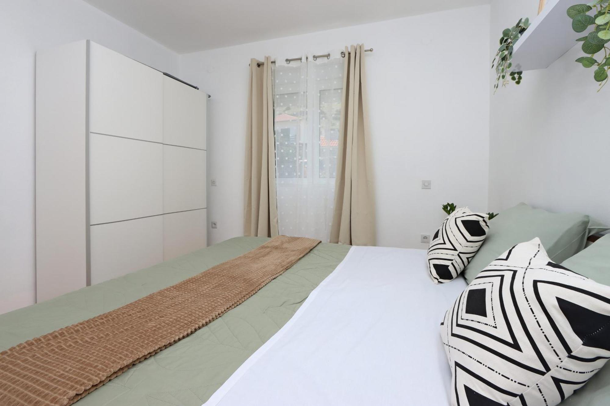 Seaside Apartments With A Swimming Pool Pag - 6412 Pag Town Quarto foto