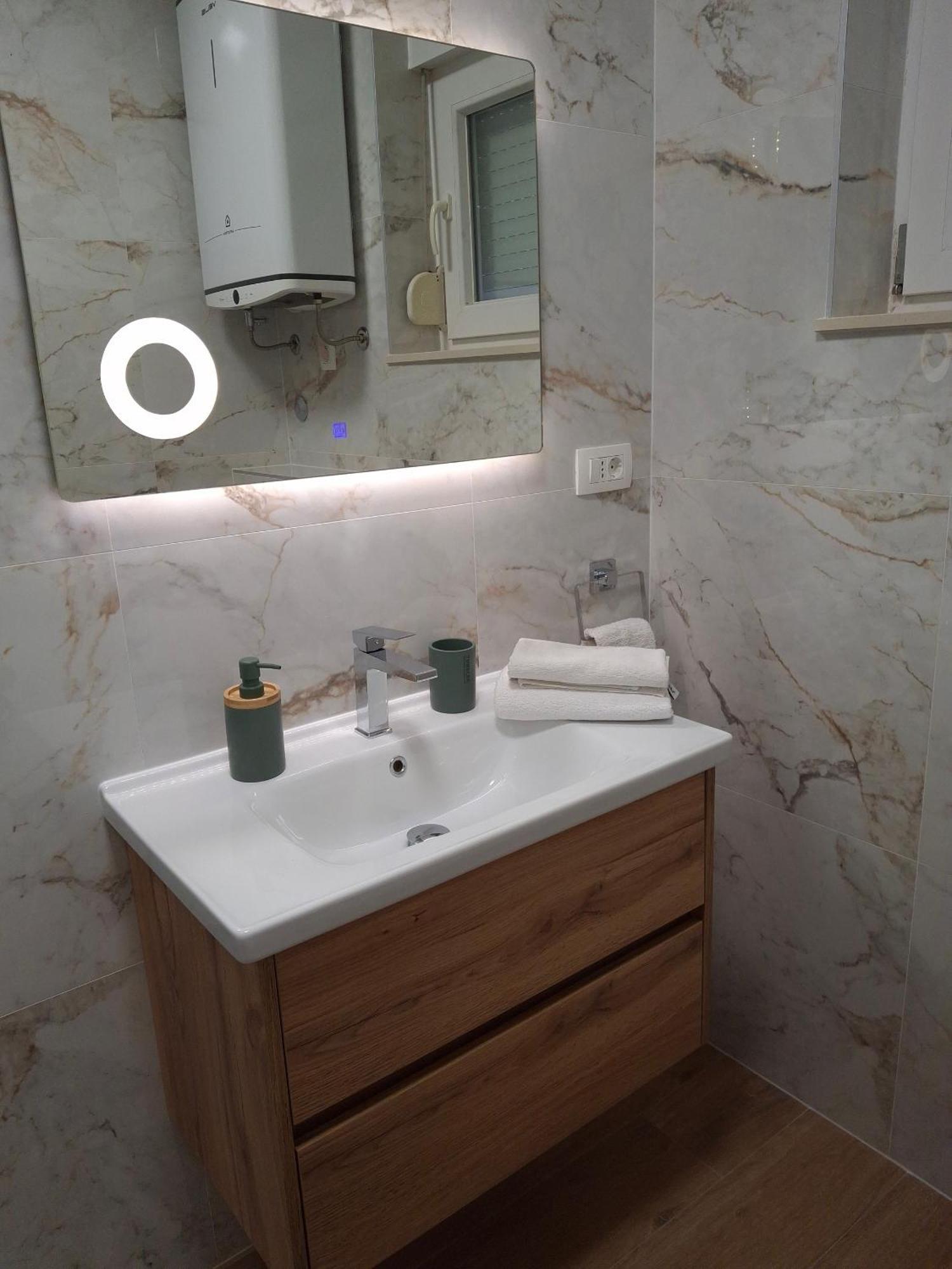 Seaside Apartments With A Swimming Pool Pag - 6412 Pag Town Quarto foto