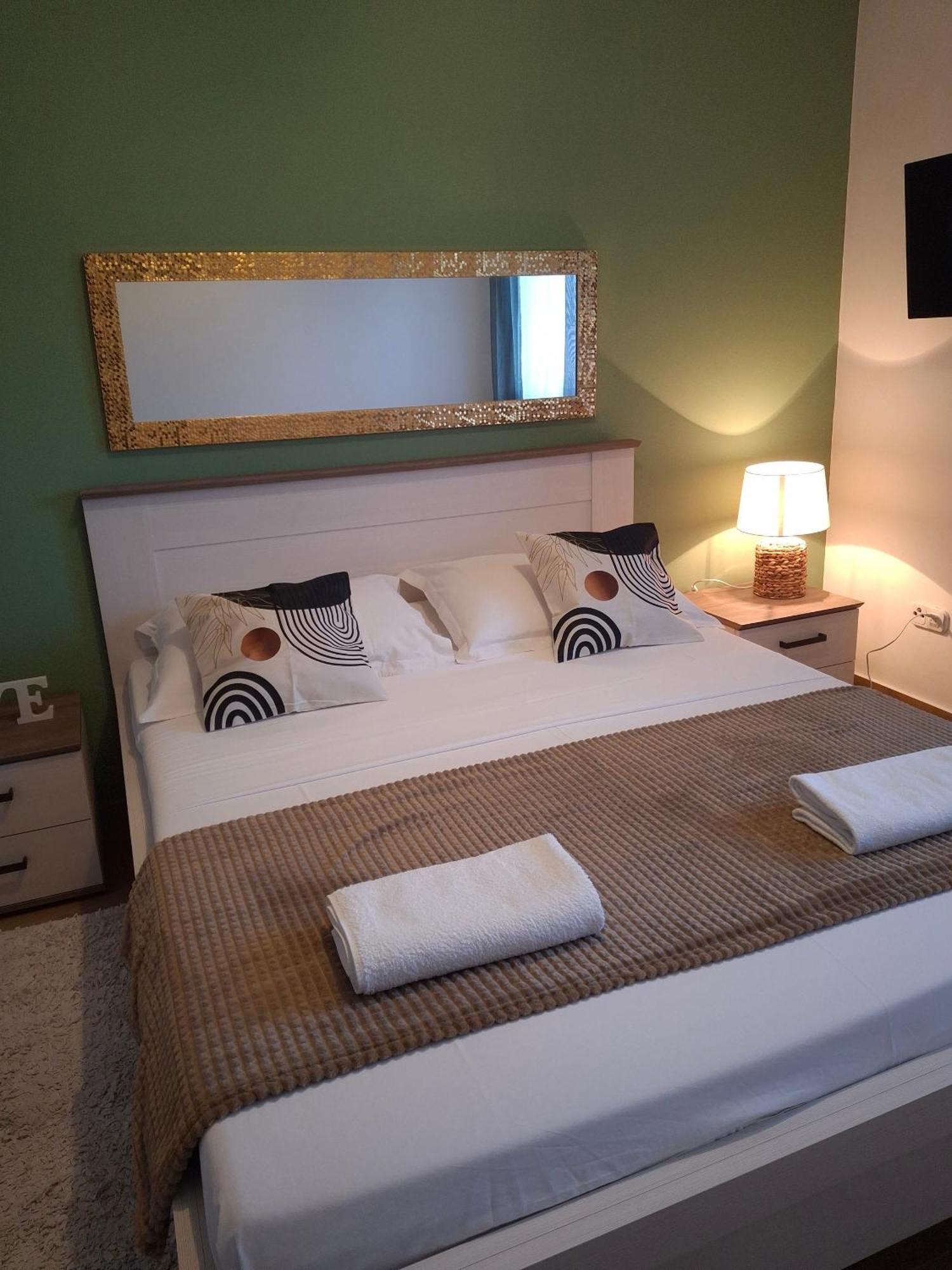 Seaside Apartments With A Swimming Pool Pag - 6412 Pag Town Quarto foto
